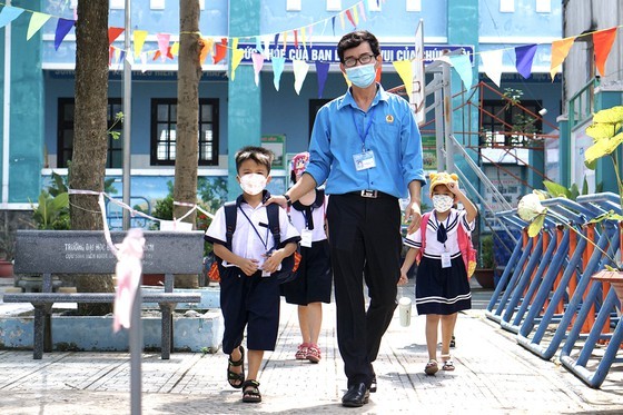 Daily activities of teachers in Thanh An Island Commune ảnh 4