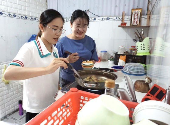 Daily activities of teachers in Thanh An Island Commune ảnh 6