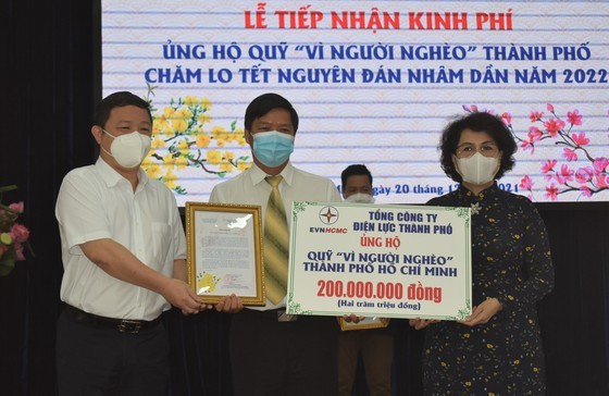  HCMC receives nearly US$2.4 bln to support the poor on Tet holiday ảnh 2