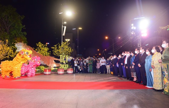 19th Nguyen Hue Lunar New Year flower street opened  ảnh 5