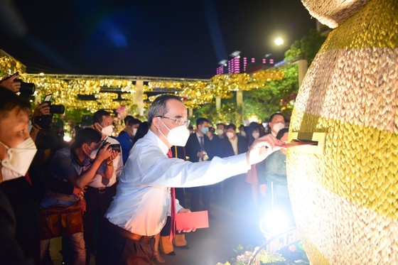 19th Nguyen Hue Lunar New Year flower street opened  ảnh 2