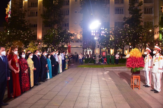 19th Nguyen Hue Lunar New Year flower street opened  ảnh 8