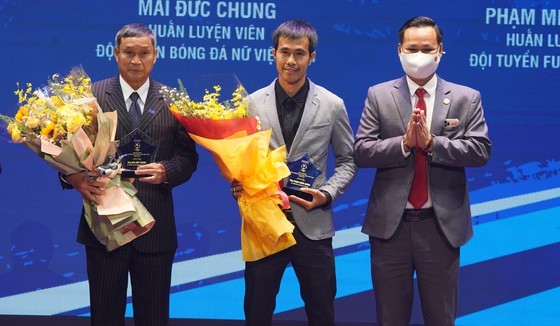 Hoang Duc, Huynh Nhu win Golden Ball Awards for men, women  ảnh 13