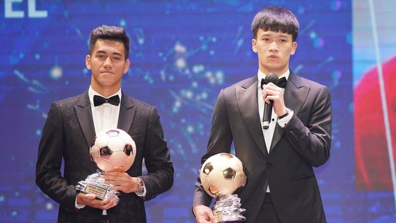 Hoang Duc, Huynh Nhu win Golden Ball Awards for men, women  ảnh 10