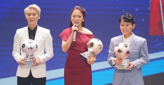 Hoang Duc, Huynh Nhu win Golden Ball Awards for men, women  ảnh 11