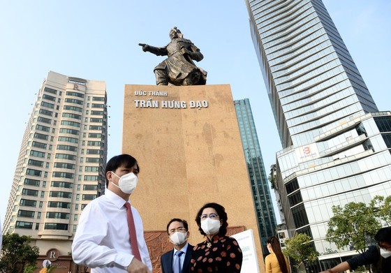 HCMC inaugurates Bach Dang Wharf Park, Me Linh Park  ảnh 3