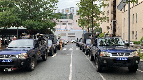 HCMC Police launch safety insurance campaigns during holidays, 31st SEA Games ảnh 2