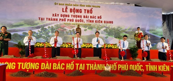 Kien Giang holds groundbreaking ceremony of President Ho Chi Minh’s statue  ảnh 1