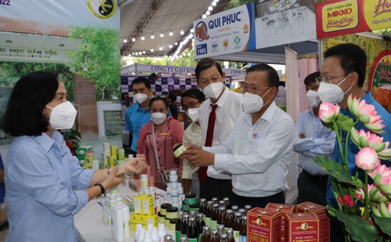 HCMC launches diversified activities on Workers’ Month 2022  ảnh 4