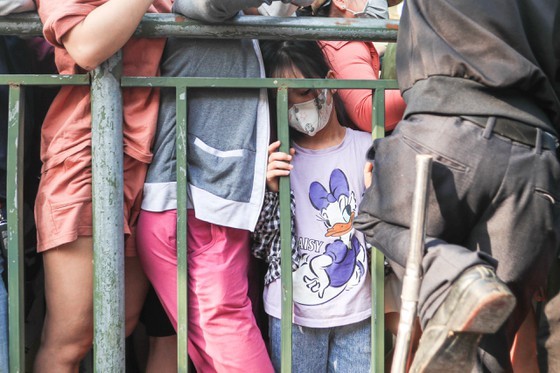 Opening for sale of 31st SEA Games football matches heats up ảnh 3