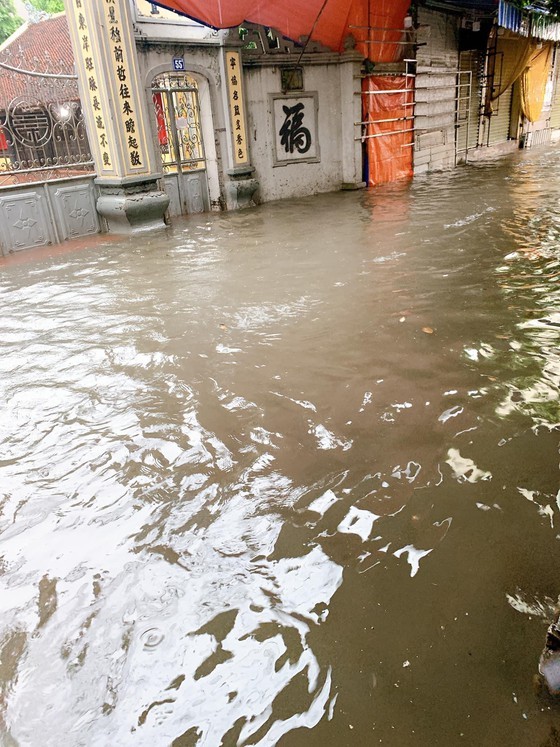 Incessant rains continue flooding Northern localities  ảnh 8