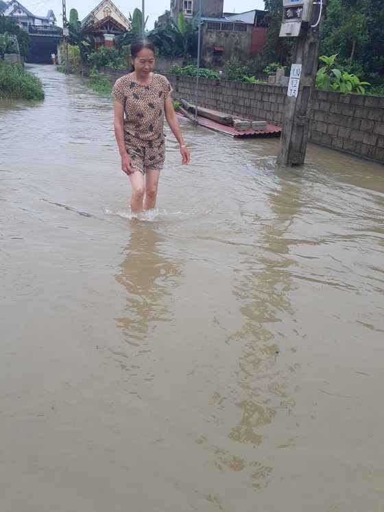 Incessant rains continue flooding Northern localities  ảnh 9