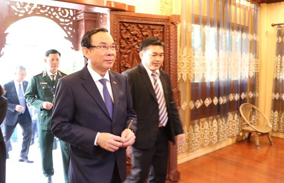 HCMC Party Chief visits families of late senior leaders of Laos ảnh 2