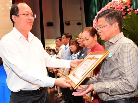 City needs to ensure residents' benefits in land donation for alley expansion ảnh 5