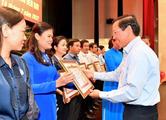 City needs to ensure residents' benefits in land donation for alley expansion ảnh 2