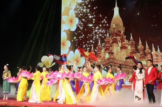 Ceremony held to mark 60th founding anniversary of Vietnam-Laos diplomatic ties ảnh 15