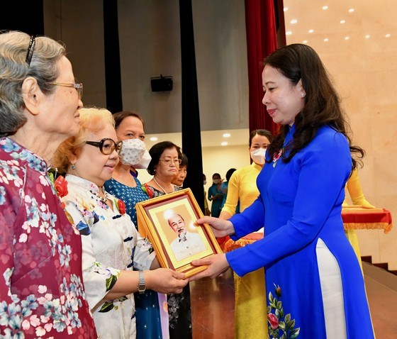 HCMC extends gratitude for revolutionary female soldiers’ sacrifices ảnh 4