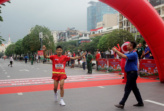 Flash mob performance by 3,000 children sets Vietnamese record ảnh 6