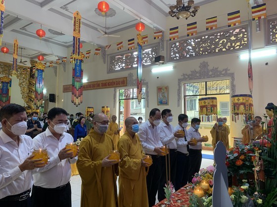 District 11 commemorates Covid-19 victims ảnh 3