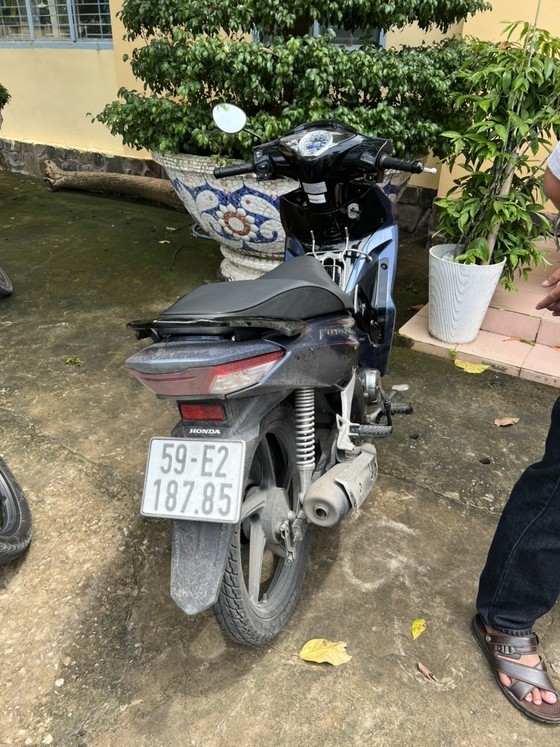 Police raze group of gun-equipped young robbers in HCMC, Mekong Delta ảnh 4