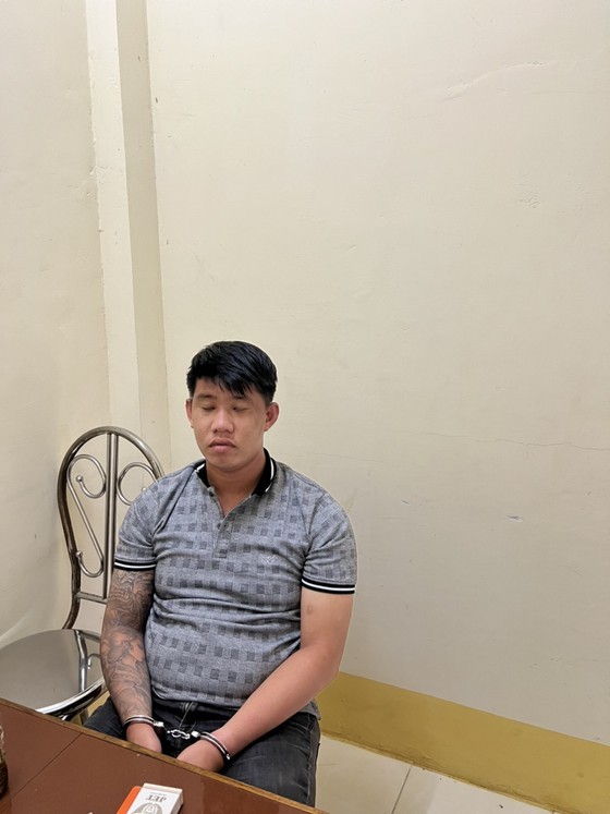 Police raze group of gun-equipped young robbers in HCMC, Mekong Delta ảnh 2