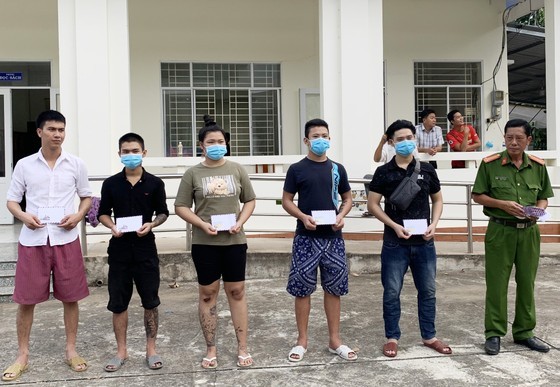 Workers fleeing from Cambodian casino supported US$64 for returning homes ảnh 1