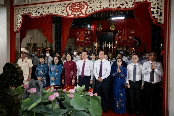 HCMC marks 190th death anniversary of Marshal Le Van Duyet ảnh 4