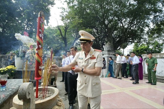 HCMC marks 190th death anniversary of Marshal Le Van Duyet ảnh 7