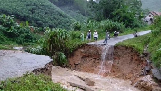 Hundreds of households promptly evacuated after floods hit Northern region ảnh 1