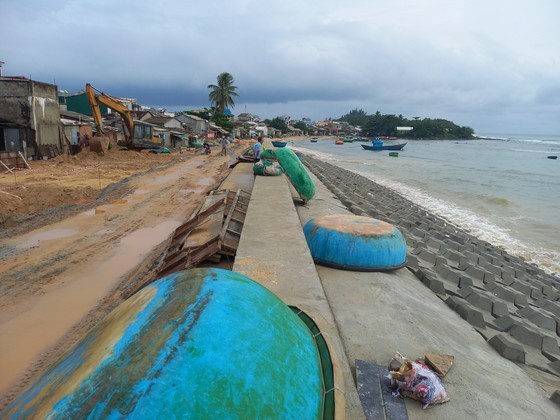 Central localities take urgent measures to prepare for arrival of typhoon Noru  ảnh 23