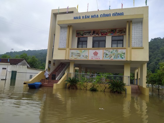 Ha Tinh Province bans vehicles from traveling through National Highway No.1 ảnh 3