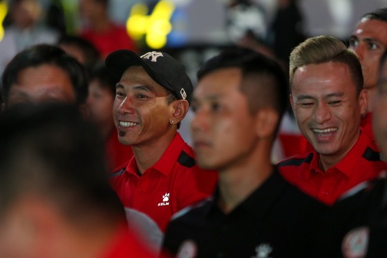 City holds send-off ceremony of HCMC FC to V. League 2023 ảnh 3