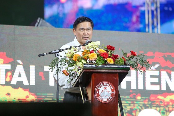 City holds send-off ceremony of HCMC FC to V. League 2023 ảnh 2