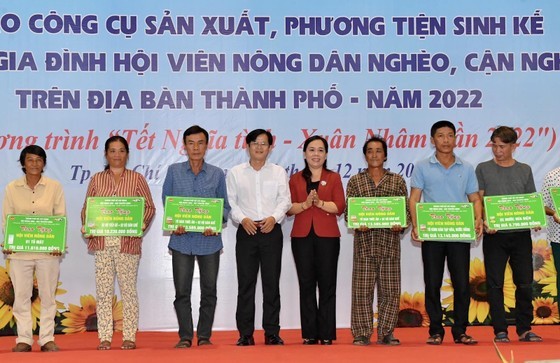 HCMC accompanies farmers to overcome difficulties ảnh 3