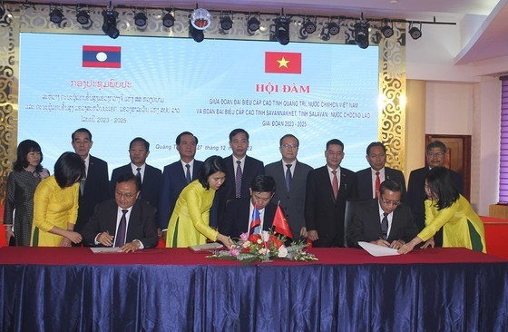 Leaders of Quang Tri, Savannakhet and Salavan signed a cooperation agreement for the period 2023 - 2025. Leaders of Quang Tri, Savannakhet and Salavan signed a cooperation agreement for the period 2023 - 2025.