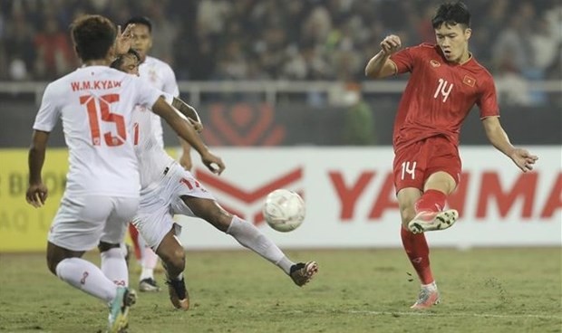 Vietnam crushes Myanmar 3-0, advance to semifinal (Photo: VNA)