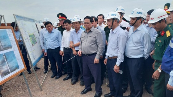 PM Pham Minh Chinh inspects progress of the project