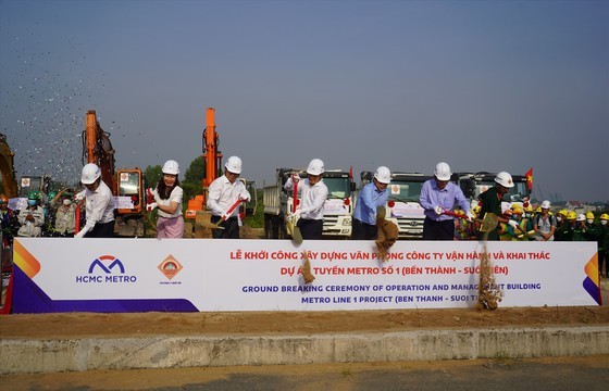 At a groundbreaking ceremony for the Operations and Maintenance Building of Metro Line No.1 (Ben Thanh- Suoi Tien Metro Line)