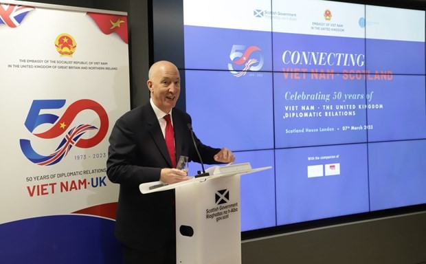 Chief Executive of the Scotch Whisky Association Mark Kent, who is former UK Ambassador to Vietnam, speaks at the event. (Photo: VNA)