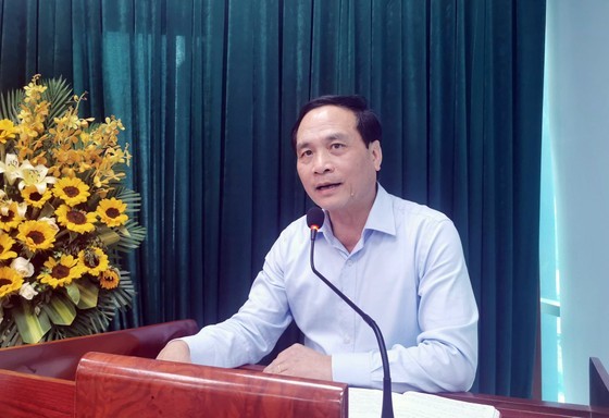 Assoc. Prof. Dr. Pham Ngoc Linh, Vice President of VUSTA speaks at the press conference.