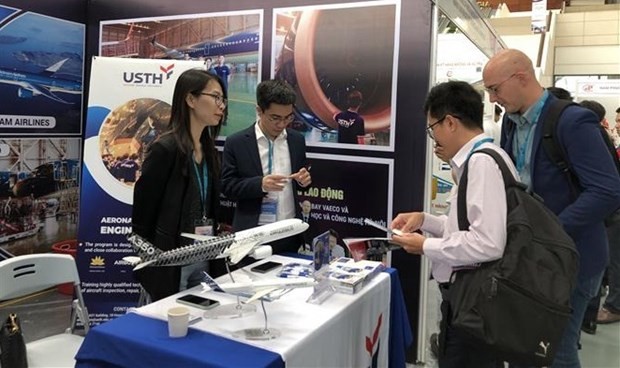 Visitors to the expo (Photo: VNA)