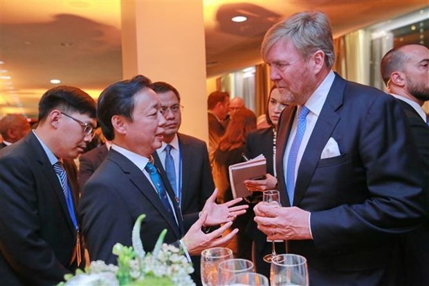 Deputy Prime Minister Tran Hong Ha and King of the Netherlands Willem-Alexander Claus George Ferdinand. (Photo: VNA)