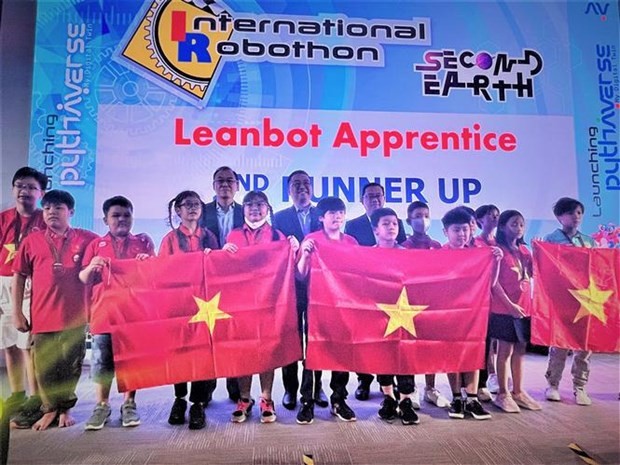 The Vietnamese team wins 17 prizes at the International Robothon 2023. (Photo: VNA)