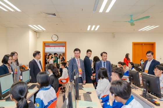 The candidates simultaneously join the national qualifying round of MOS World Championship - Viettel 2023 in three big cities of Hanoi, Da Nang and Ho Chi Minh City. The candidates simultaneously join the national qualifying round of MOS World Championship - Viettel 2023 in three big cities of Hanoi, Da Nang and Ho Chi Minh City.