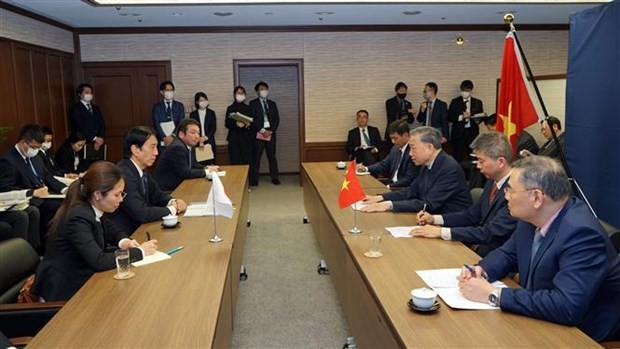 The meeting between Minister of Public Security To Lam and Japanese Minister of Justice Saito Ken on April 4 (Photo: VNA)