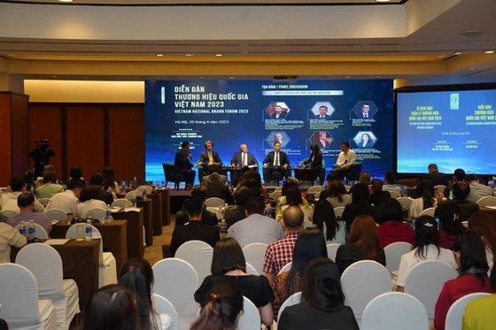 The delegates join the Vietnam National Brand Forum 2023 this morning.