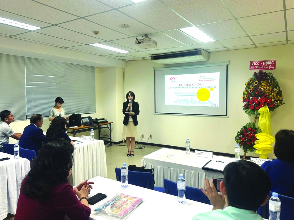 Acting Consul General of Japan to Ho Chi Minh City Ogawa Megumi attends the opening ceremony of the Japanese language course on human resources training for the Japanese tourism industry in Ho Chi Minh City. (Source: Consulate General of Japan in Ho Chi Minh City)