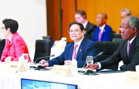 Prime Minister Pham Minh Chinh attends the Vietnam-Japan business forum.