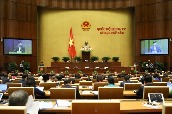 The law- building work will be the focal task of the 15th National Assembly during the third working day of its fifth session on May 24. (Photo: VNA)