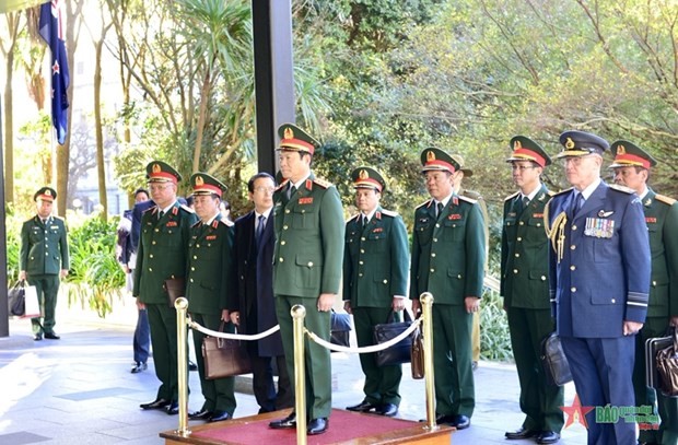 A welcome ceremony is held for Senior Lieutenant General Nguyen Tan Cuong, Chief of the General Staff of the Vietnam People’s Army and Deputy Minister of National Defense in Wellington.(Photo: qdnd.vn)
